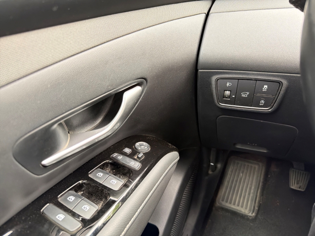 Fahrzeugabbildung Hyundai TUCSON 1.6 T-GDi MT 2WD ADVANTAGE Navi Digitales Cockpit Soundsystem