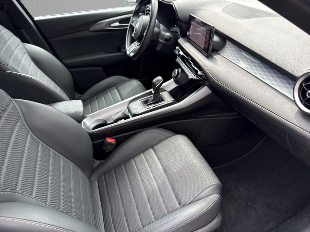 Fahrzeugabbildung Alfa Romeo Tonale Ti 1.5 NAVI LED R-Kam Klima PDC Tempo
