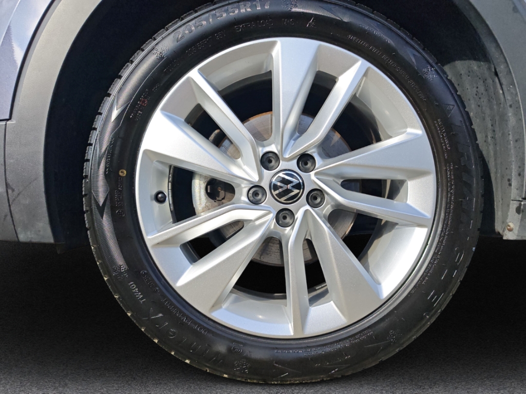 Fahrzeugabbildung Volkswagen T-Cross 1.0 TSI DSG Life LED IQ Drive SHZ LM17