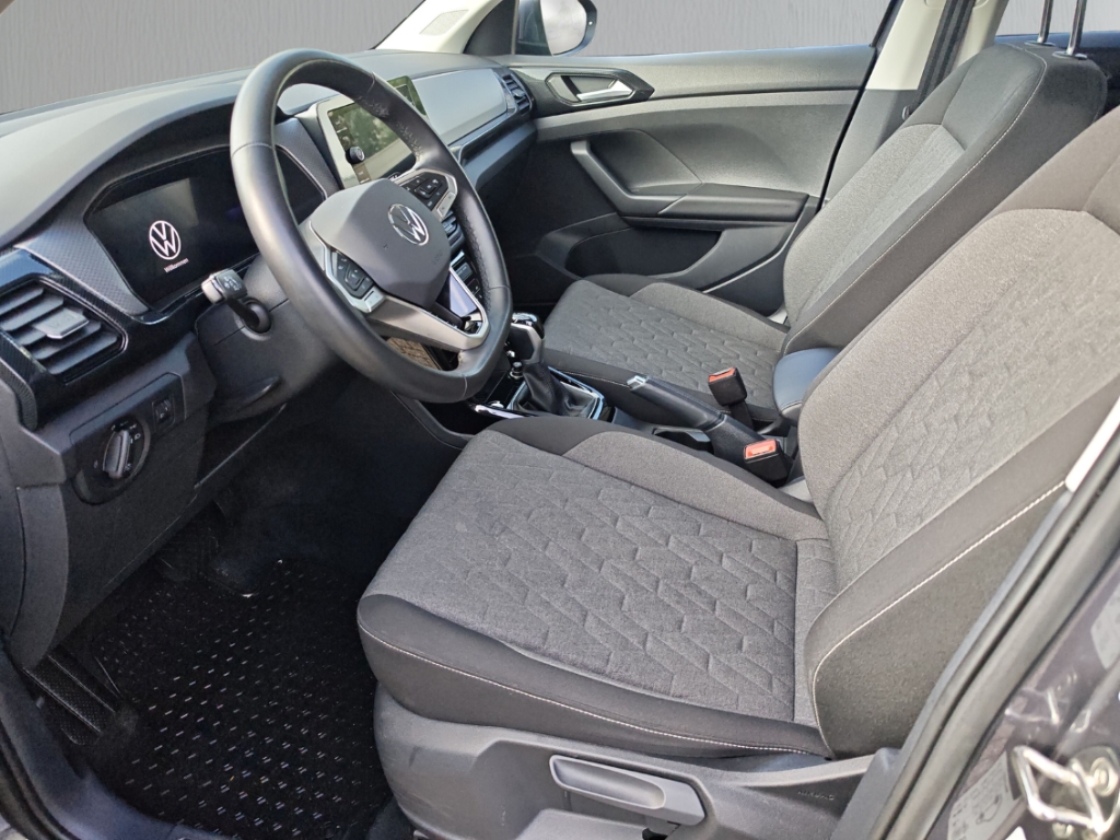 Fahrzeugabbildung Volkswagen T-Cross 1.0 TSI DSG Life LED IQ Drive SHZ LM17