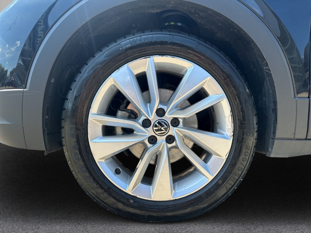Fahrzeugabbildung Volkswagen T-Cross 1.0 TSI DSG Life LED IQ Drive SHZ LM17