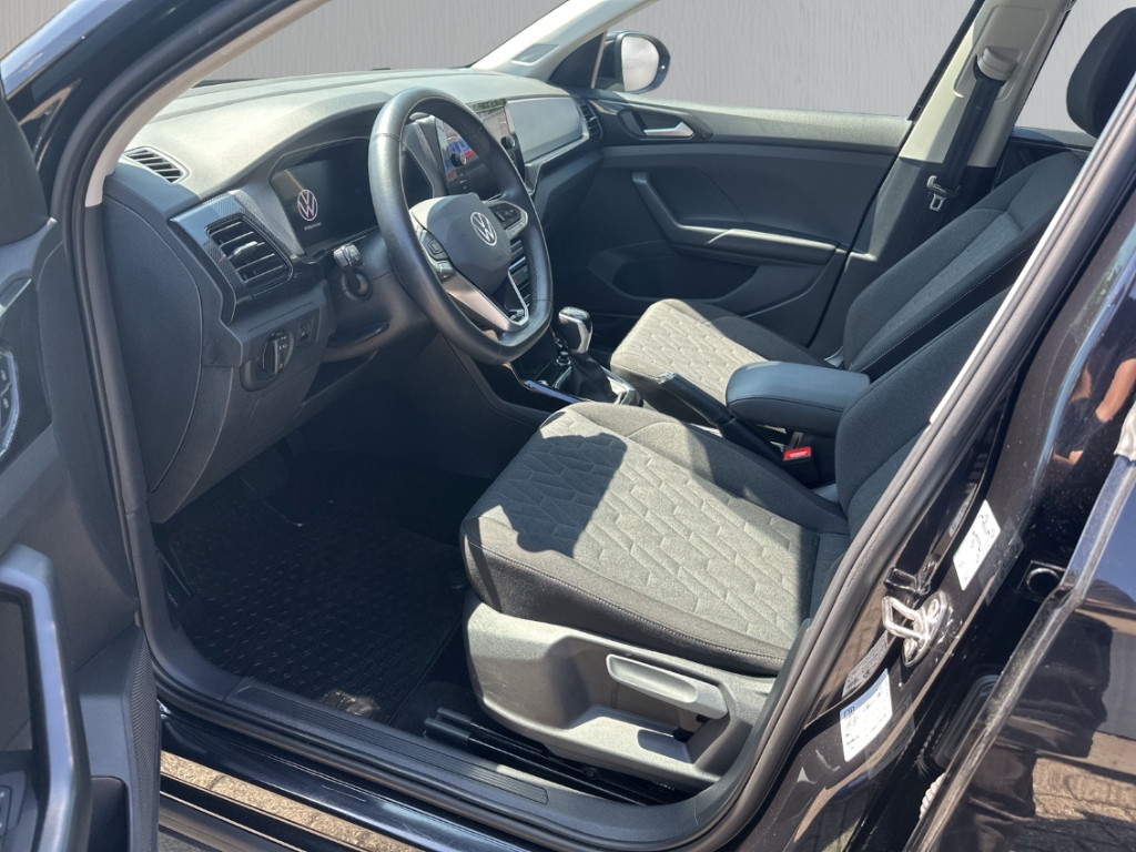 Fahrzeugabbildung Volkswagen T-Cross 1.0 TSI DSG Life LED IQ Drive SHZ LM17