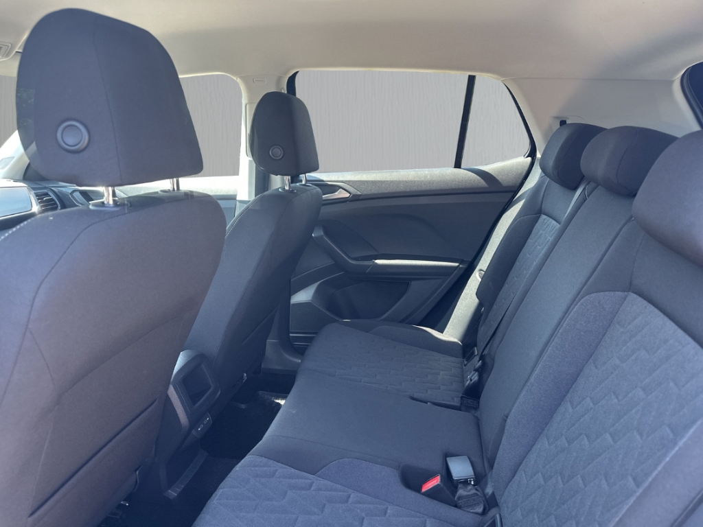 Fahrzeugabbildung Volkswagen T-Cross 1.0 TSI DSG Life LED IQ Drive SHZ LM17