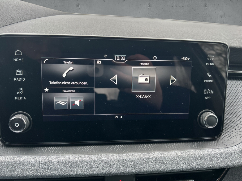 Fahrzeugabbildung SKODA Kamiq 1.0 TSI SELECTION LED AHK SHZ PDC AppleCarplay