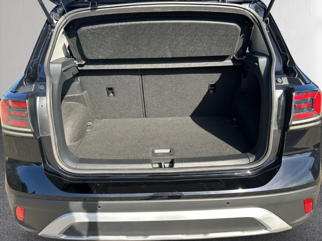 Fahrzeugabbildung Volkswagen T-Cross 1.0 TSI DSG Life ACC LED IQ.Drive SHZ R-Kam