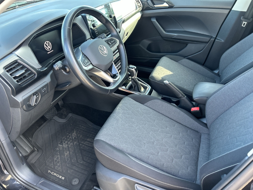 Fahrzeugabbildung Volkswagen T-Cross 1.0 TSI DSG Life ACC LED IQ.Drive SHZ R-Kam
