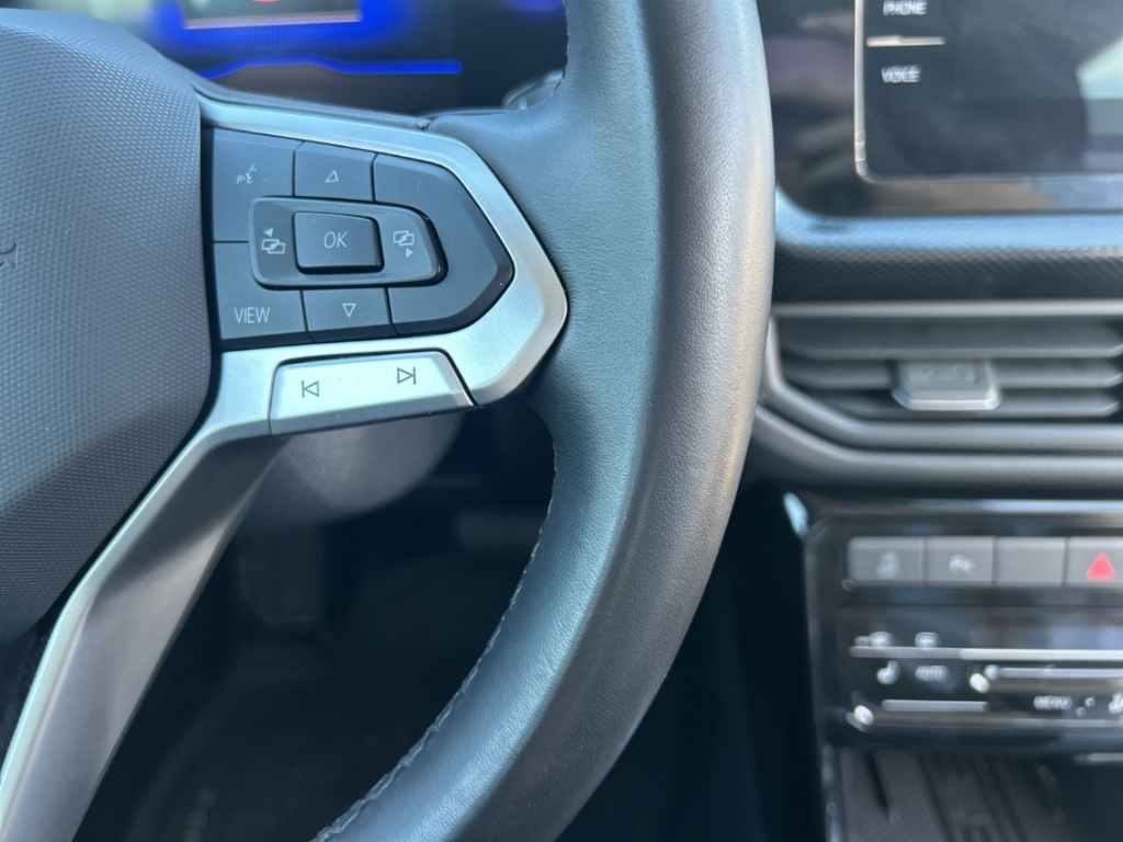 Fahrzeugabbildung Volkswagen T-Cross 1.0 TSI DSG Life ACC LED IQ.Drive SHZ R-Kam
