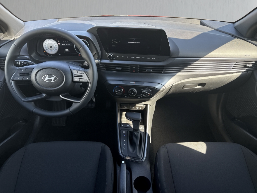 Fahrzeugabbildung Hyundai i20 FL MY26 1.0 T-GDI DCT Blackline Navi Soundsystem Bose LED Apple CarPlay Android Auto