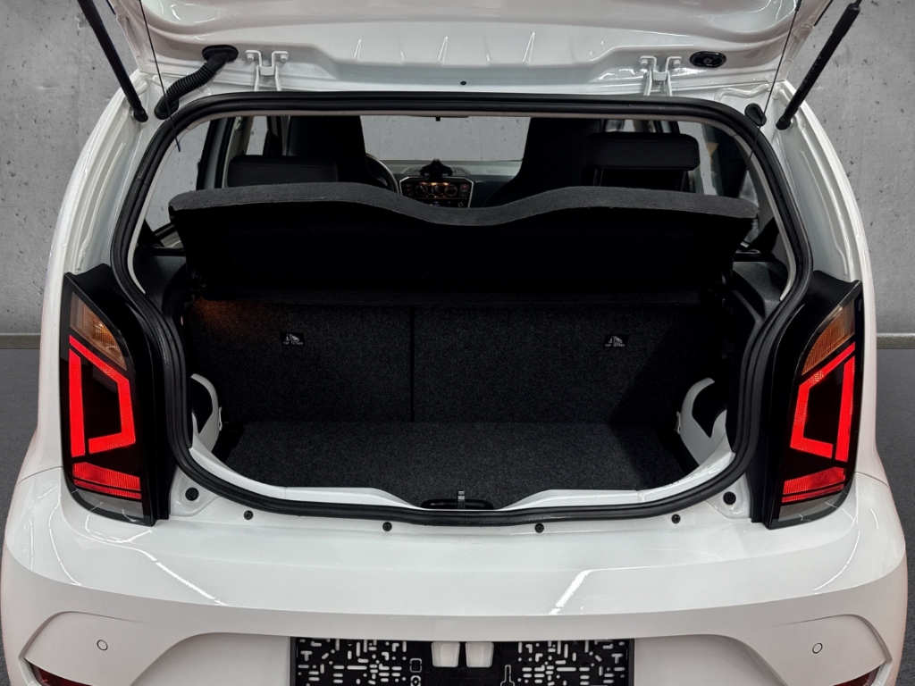 Fahrzeugabbildung Volkswagen up! Basis 1,0 l Klima SHZ NSW PDC GRA Kamera GJR
