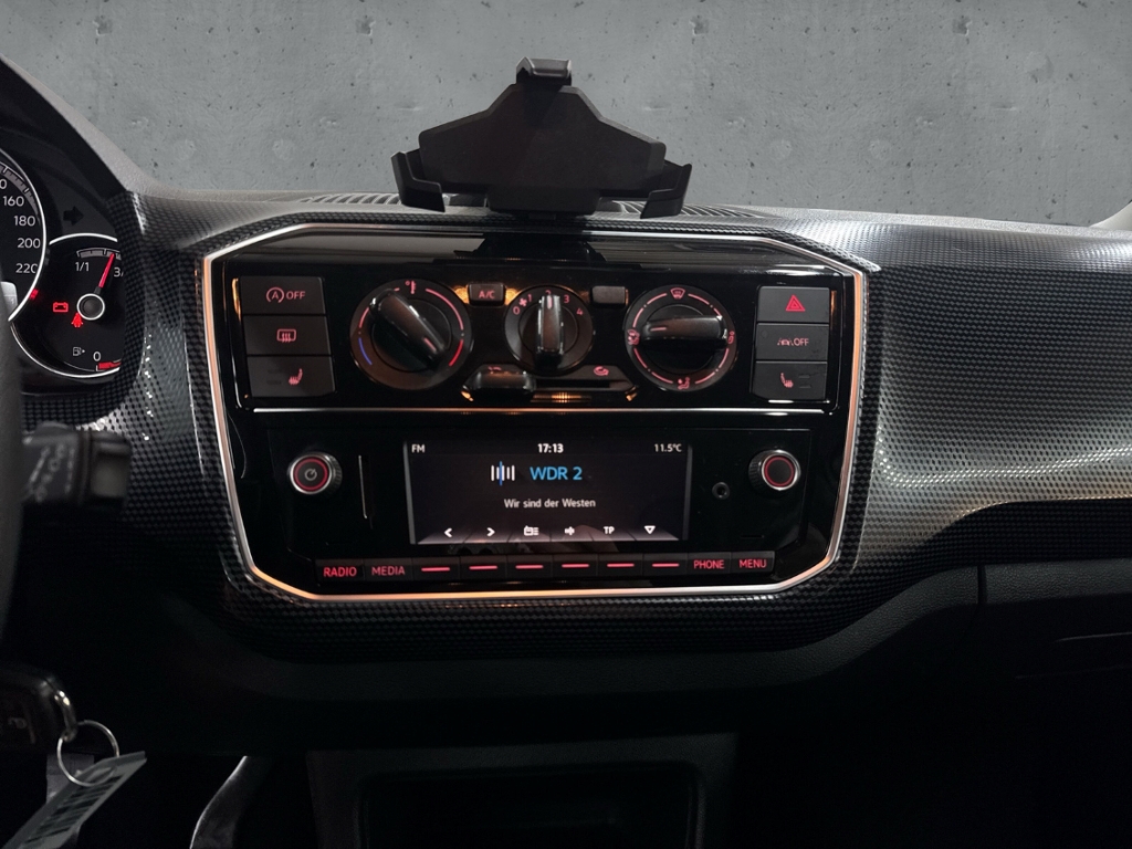 Fahrzeugabbildung Volkswagen up! Basis 1,0 l Klima SHZ NSW PDC GRA Kamera GJR