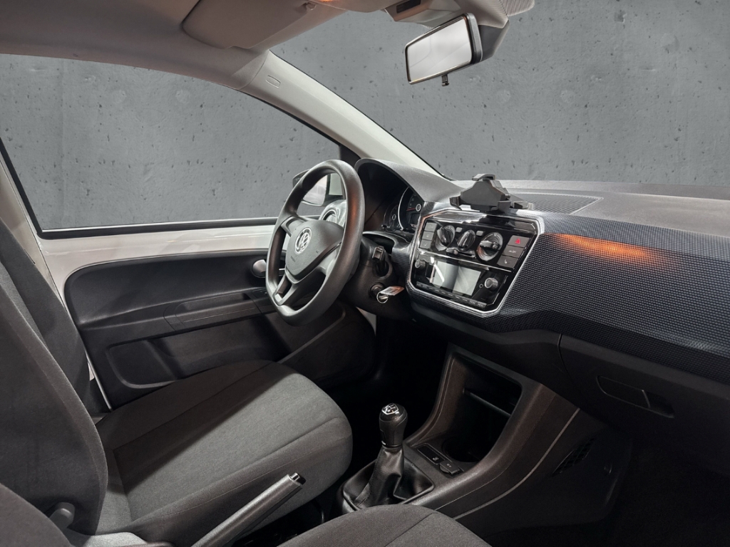 Fahrzeugabbildung Volkswagen up! Basis 1,0 l Klima SHZ NSW PDC GRA Kamera GJR
