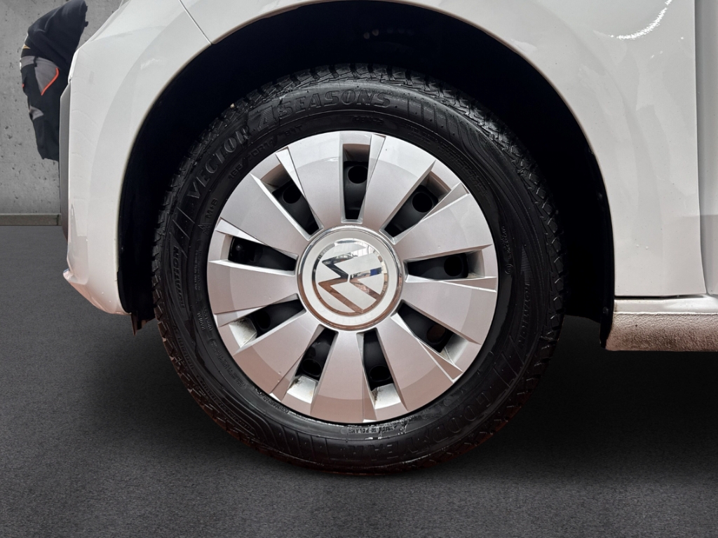 Fahrzeugabbildung Volkswagen up! Basis 1,0 l Klima SHZ NSW PDC GRA Kamera GJR