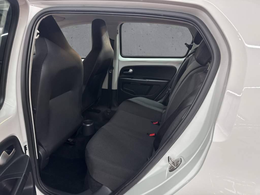 Fahrzeugabbildung Volkswagen up! Basis 1,0 l Klima SHZ NSW PDC GRA Kamera GJR