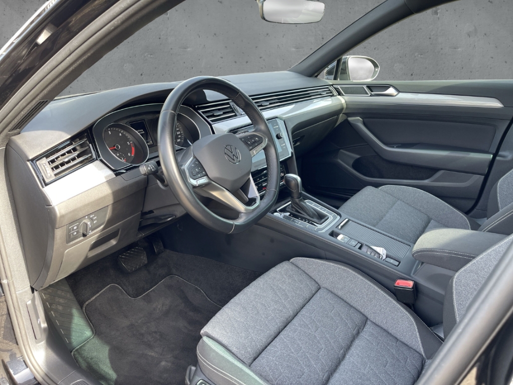 Fahrzeugabbildung Volkswagen Passat Variant TDI DSG Business AHK Nav ACC RKam