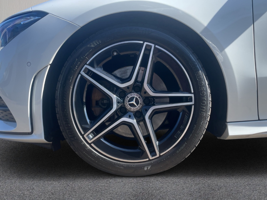 Fahrzeugabbildung Mercedes-Benz CLA 220 Shooting Brake d 8G DCT AMG NAV SHZ ACC