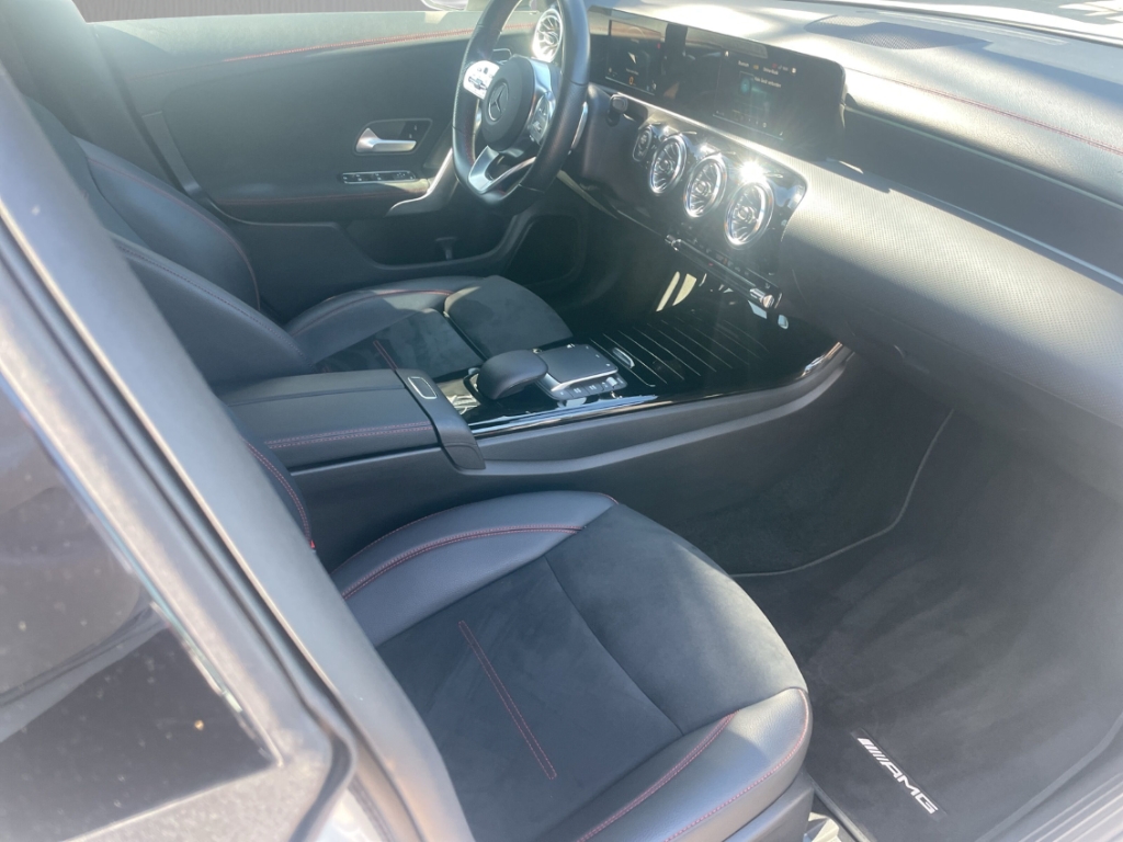 Fahrzeugabbildung Mercedes-Benz CLA 220 Shooting Brake d 8G DCT AMG NAV SHZ ACC