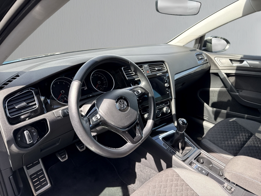 Fahrzeugabbildung Volkswagen Golf VII 1.0 TSI Kinders. Vorb. Klimaautom SHZ