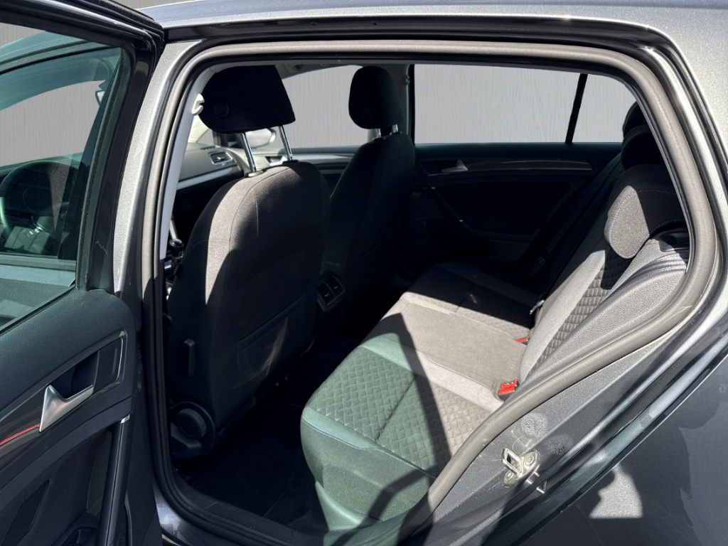 Fahrzeugabbildung Volkswagen Golf VII 1.0 TSI Kinders. Vorb. Klimaautom SHZ