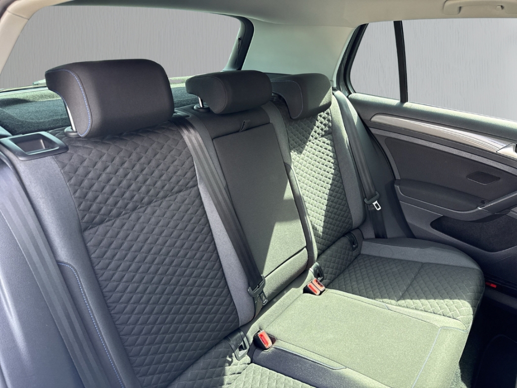 Fahrzeugabbildung Volkswagen Golf VII 1.0 TSI Kinders. Vorb. Klimaautom SHZ