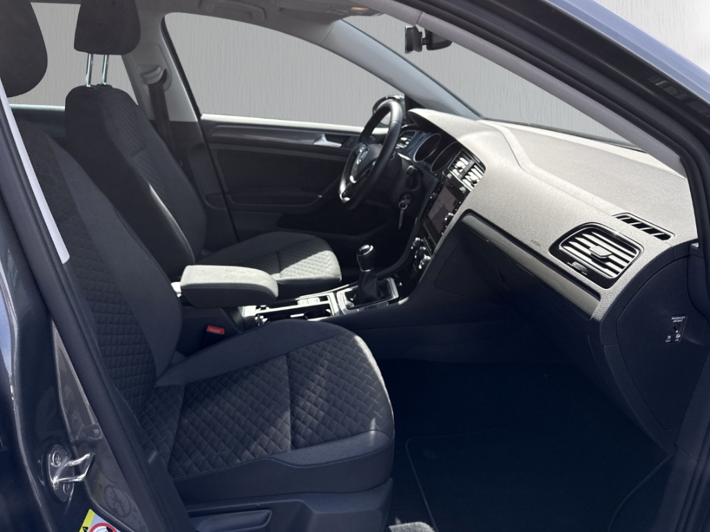 Fahrzeugabbildung Volkswagen Golf VII 1.0 TSI Kinders. Vorb. Klimaautom SHZ