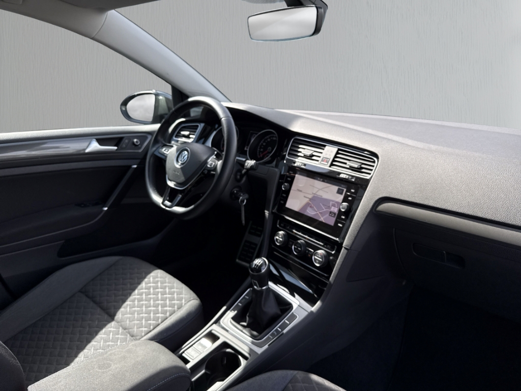 Fahrzeugabbildung Volkswagen Golf VII 1.0 TSI Kinders. Vorb. Klimaautom SHZ