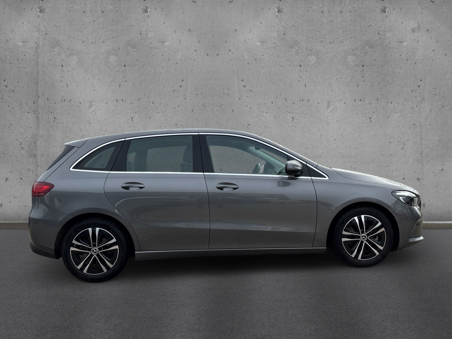 Fahrzeugabbildung Mercedes-Benz B 180 1.4Auto Advanced mHEV NAVI+SHZ+AHK+Tempo