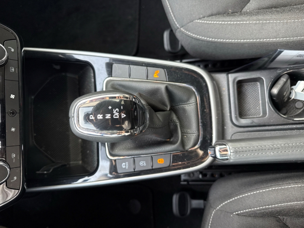 Fahrzeugabbildung SKODA Fabia 1.0 TSI DSG Tour AHK Navi ACC SHZ Kamera