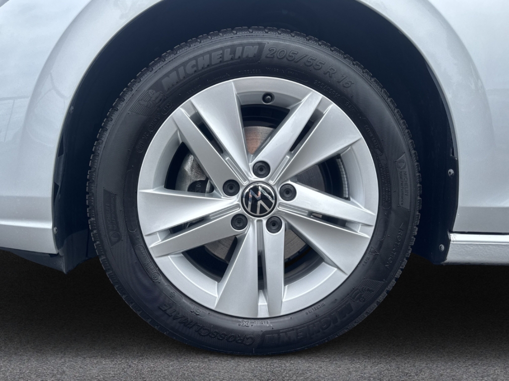 Fahrzeugabbildung Volkswagen Golf Variant 1,0 TSI Life Navi LED SHZ RKam PDCv+h
