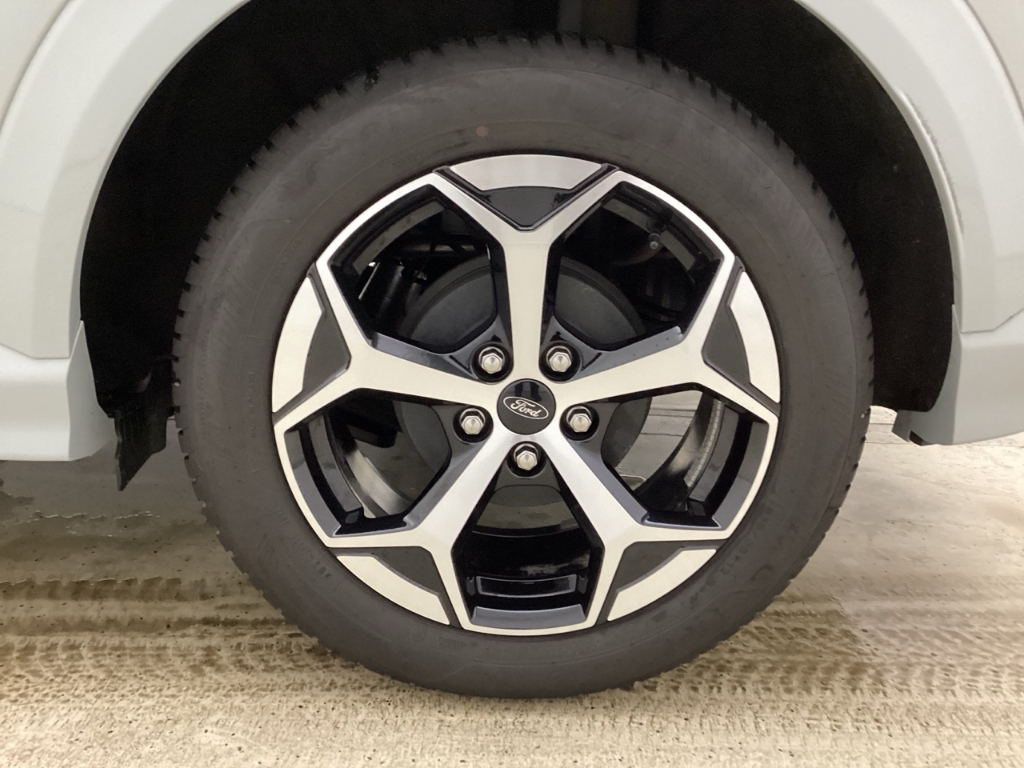 Fahrzeugabbildung Ford Puma 1.0 EcoBoost ST-Line X LED Navi WinterP Tei