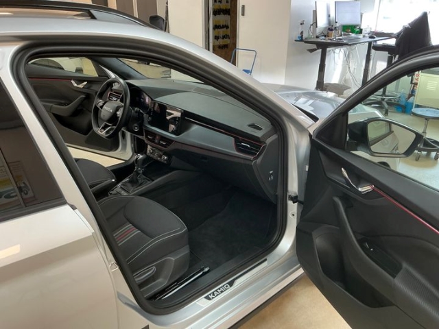 Fahrzeugabbildung SKODA Kamiq 1.0 TSI DSG Monte Carlo MatrLED ACC Pano Kessy RKam