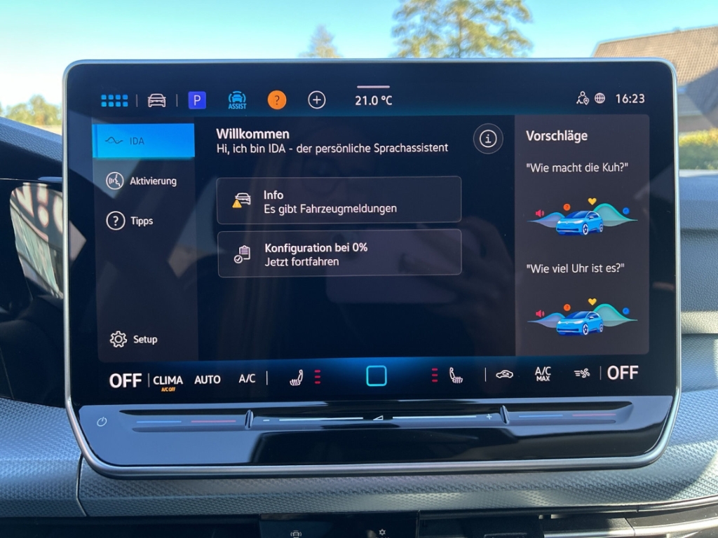 Fahrzeugabbildung Volkswagen Golf VIII Variant 1.5 eTSI Goal AHK LED+ ACC SHZ