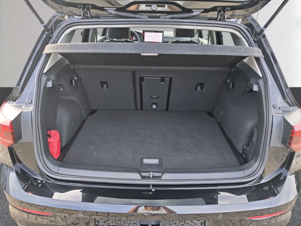 Fahrzeugabbildung Volkswagen Golf 1.5 TSI Life Goal AHK LED+ Navi ACC SHZ LHZ