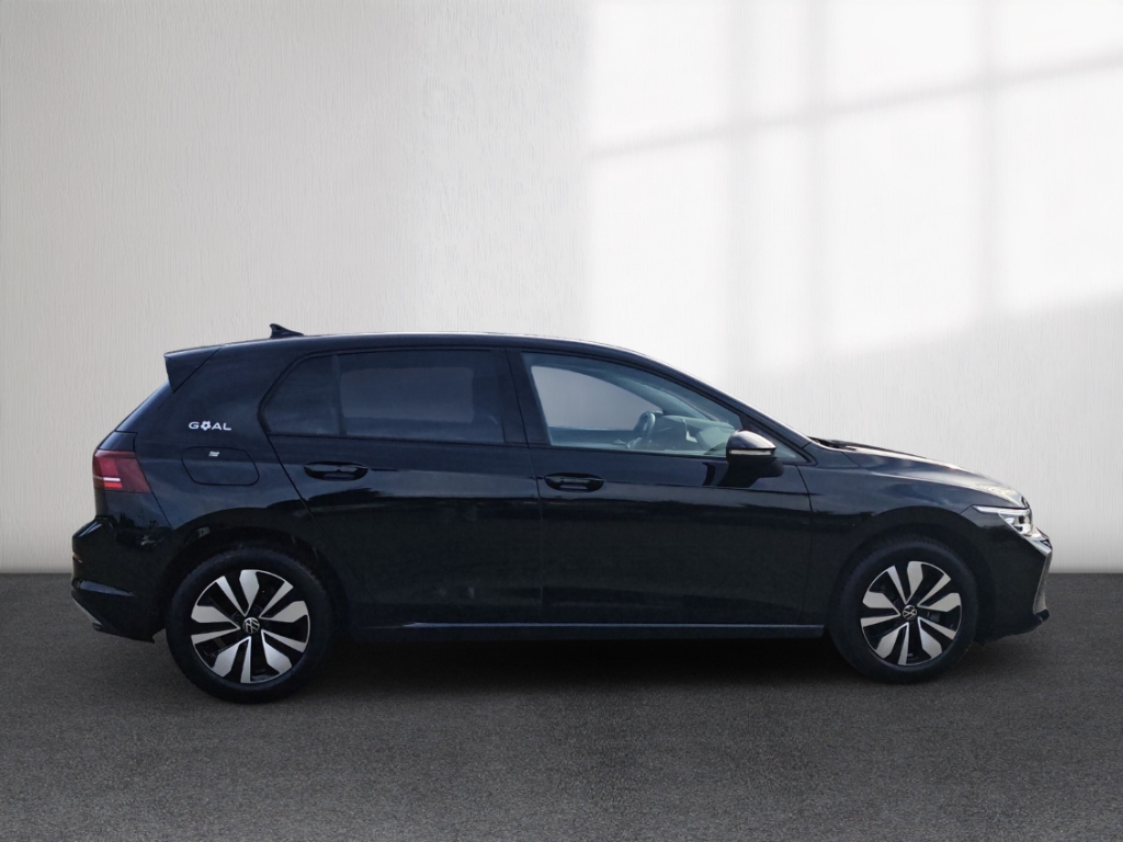 Fahrzeugabbildung Volkswagen Golf 1.5 TSI Life Goal AHK LED+ Navi ACC SHZ LHZ