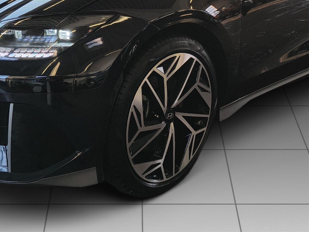 Fahrzeugabbildung Hyundai IONIQ 6 77,4kWh 2WD UNIQ Digi-Spiegel 20LM Schiebedach HUD Navi Digitales Cockpit