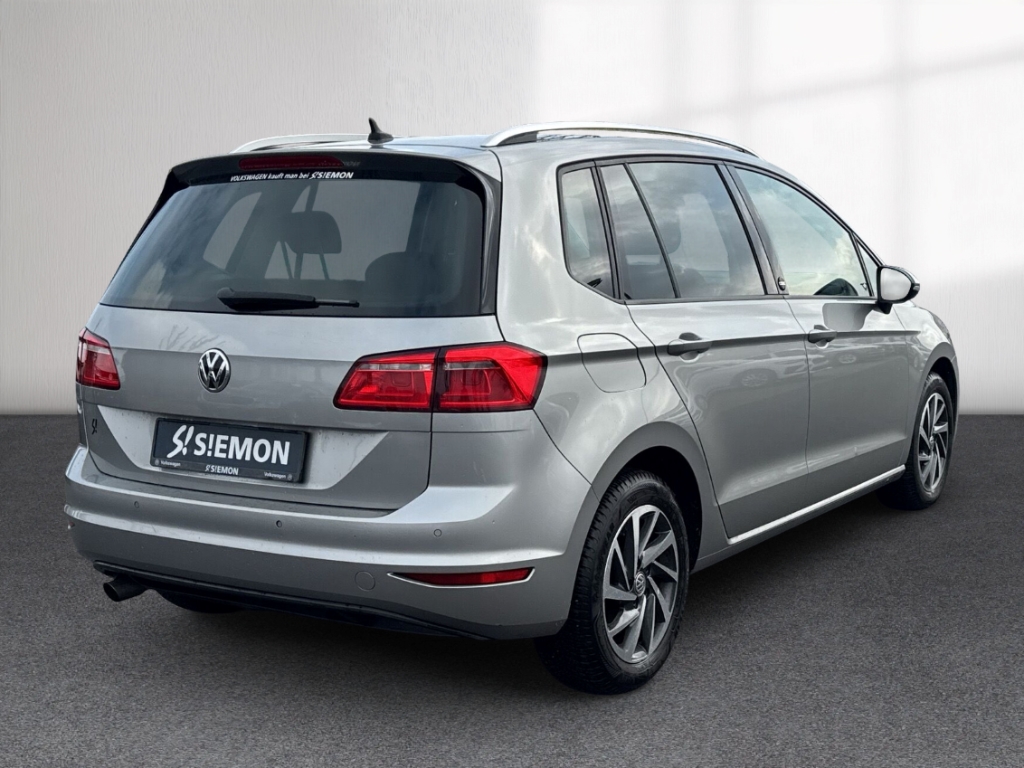 Fahrzeugabbildung Volkswagen Golf Sportsvan Sound AHK Navi RearView GJR