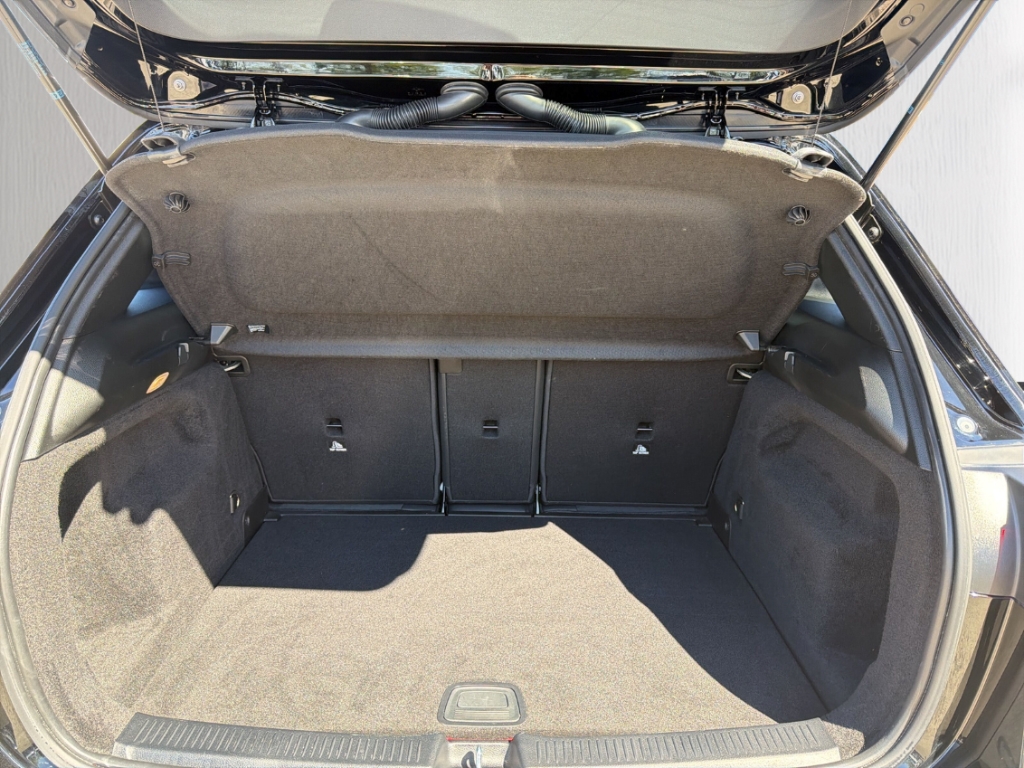 Fahrzeugabbildung Mercedes-Benz B 250 e Edition AMG Exterieur R-Kamera SHZ Tempomat