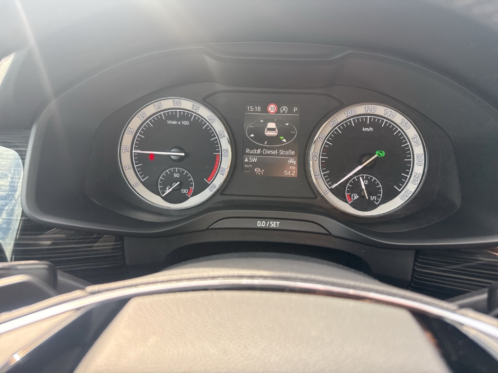 Fahrzeugabbildung SKODA Kodiaq 2.0 TDI Style 4x4 AHK LED NAVI PDC PANO Canto El. Digitales Cockpit