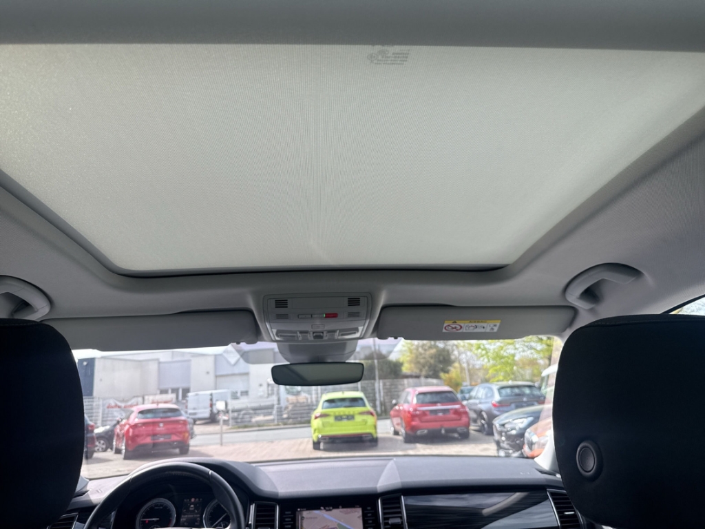 Fahrzeugabbildung SKODA Kodiaq 2.0 TDI Style 4x4 AHK LED NAVI PDC PANO Canto El. Digitales Cockpit