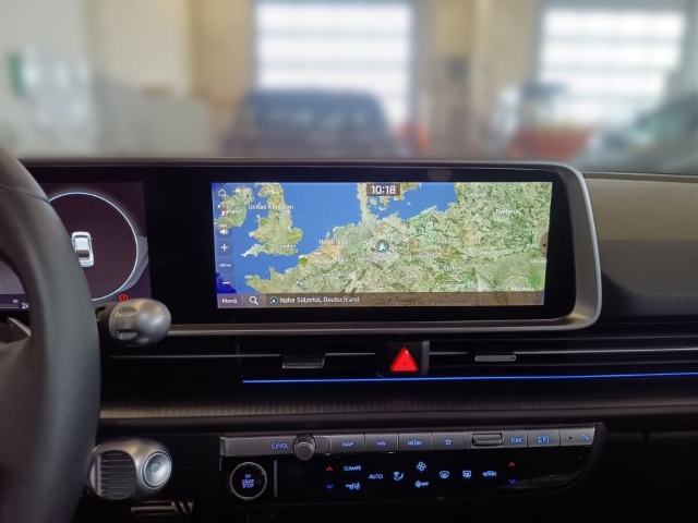 Fahrzeugabbildung Hyundai IONIQ 6 77,4kWh 4WD UNIQ Digi-Spiegel Schiebedach HUD Navi Digitales Cockpit Memory Sitze