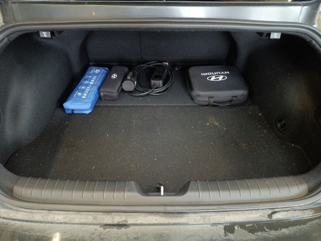 Fahrzeugabbildung Hyundai IONIQ 6 77,4kWh 4WD UNIQ Digi-Spiegel Schiebedach HUD Navi Digitales Cockpit Memory Sitze