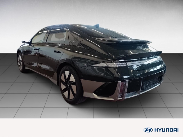 Fahrzeugabbildung Hyundai IONIQ 6 77,4kWh 4WD UNIQ Digi-Spiegel Schiebedach HUD Navi Digitales Cockpit Memory Sitze