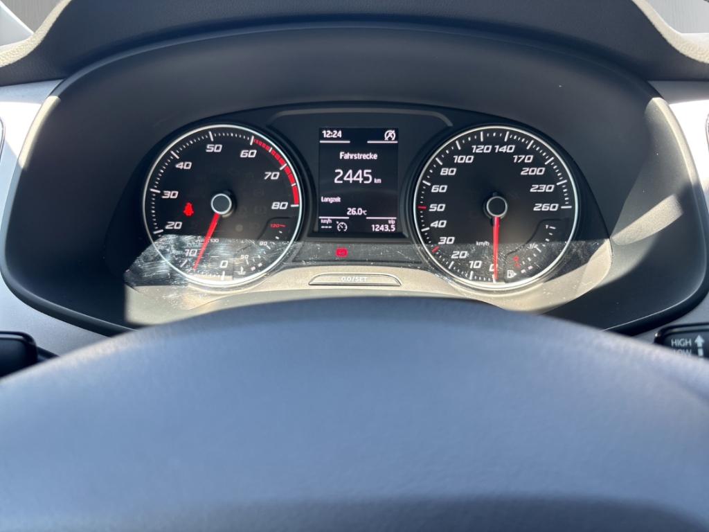 Fahrzeugabbildung SEAT Leon 1.2 TSI Style Winterpaket Bluetooth