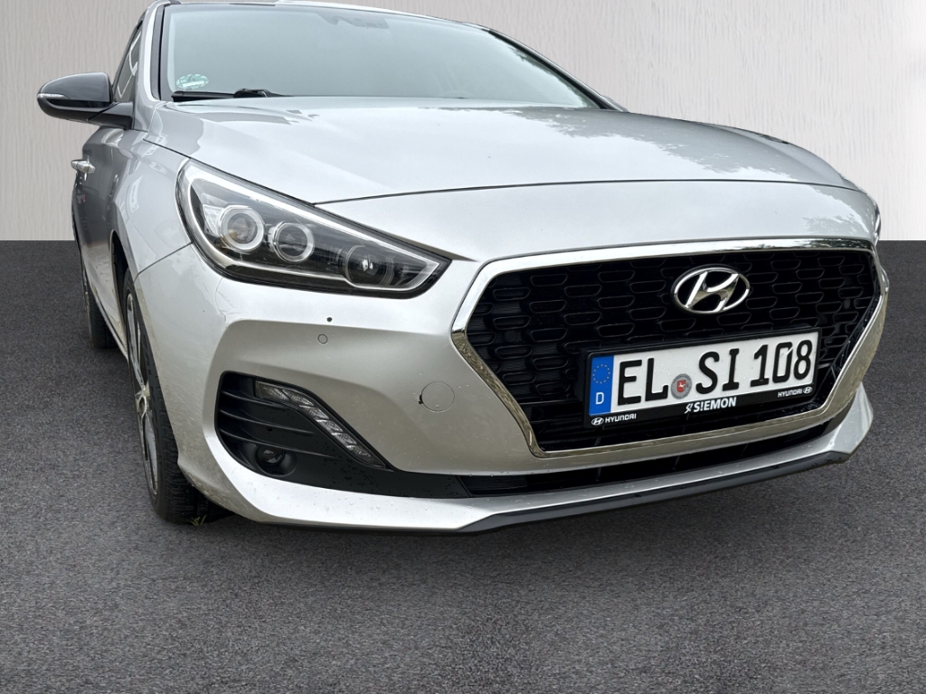 Fahrzeugabbildung Hyundai i30 1.4 T-GDI YES! Plus Navi LED Mehrzonenklima PDC