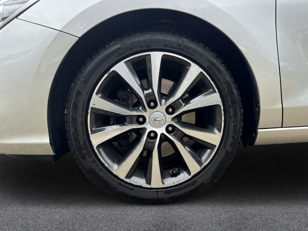 Fahrzeugabbildung Hyundai i30 1.4 T-GDI YES! Plus Navi LED Mehrzonenklima PDC