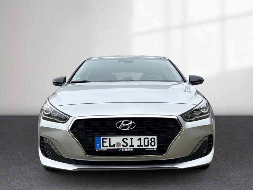 Fahrzeugabbildung Hyundai i30 1.4 T-GDI YES! Plus Navi LED Mehrzonenklima PDC