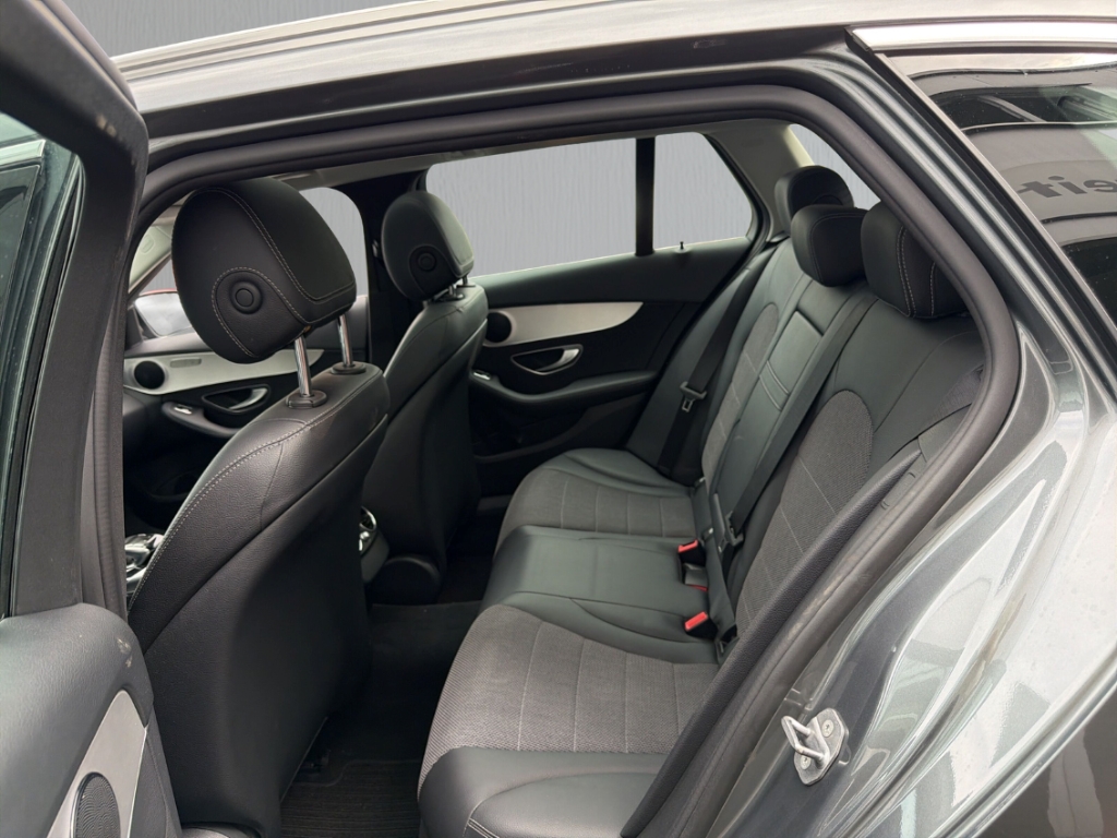 Fahrzeugabbildung Mercedes-Benz C 180 T CGI 9G Avantgarde AHK Nav Pano Temp RKam