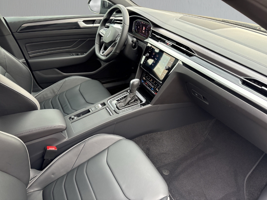 Fahrzeugabbildung Volkswagen Arteon 2.0 FSI 4M DSG R-Line IQLight Nav ACC SHZ