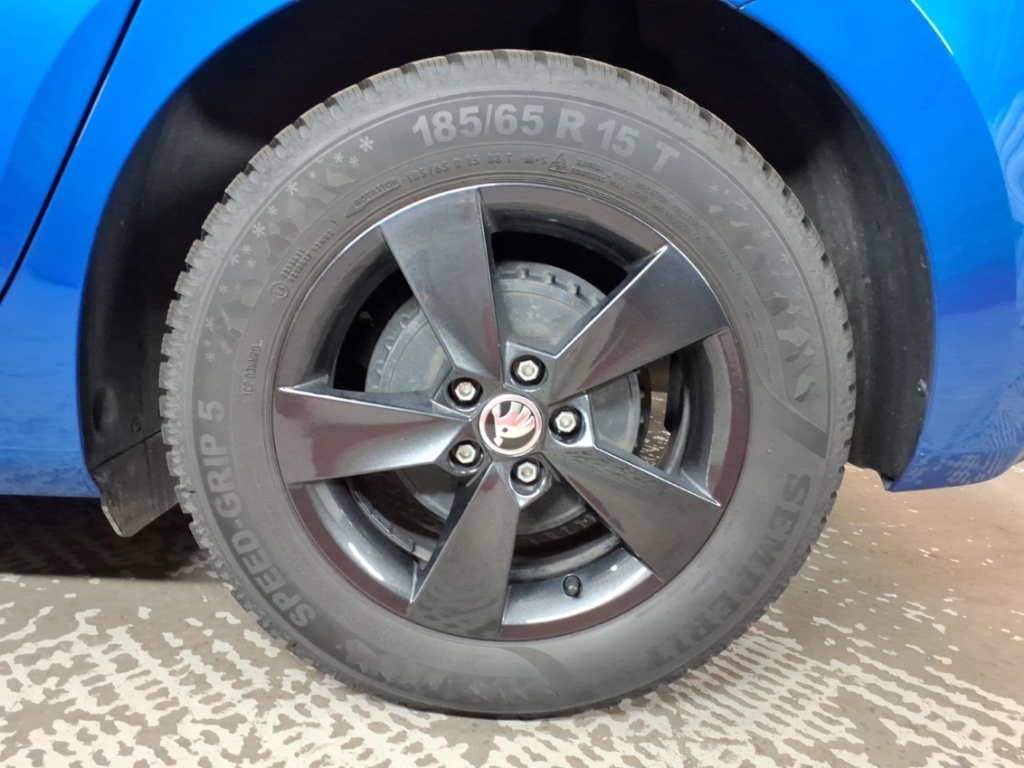 Fahrzeugabbildung SKODA Fabia Selection LED digCP PDC GRA DAB SHZ LHZ