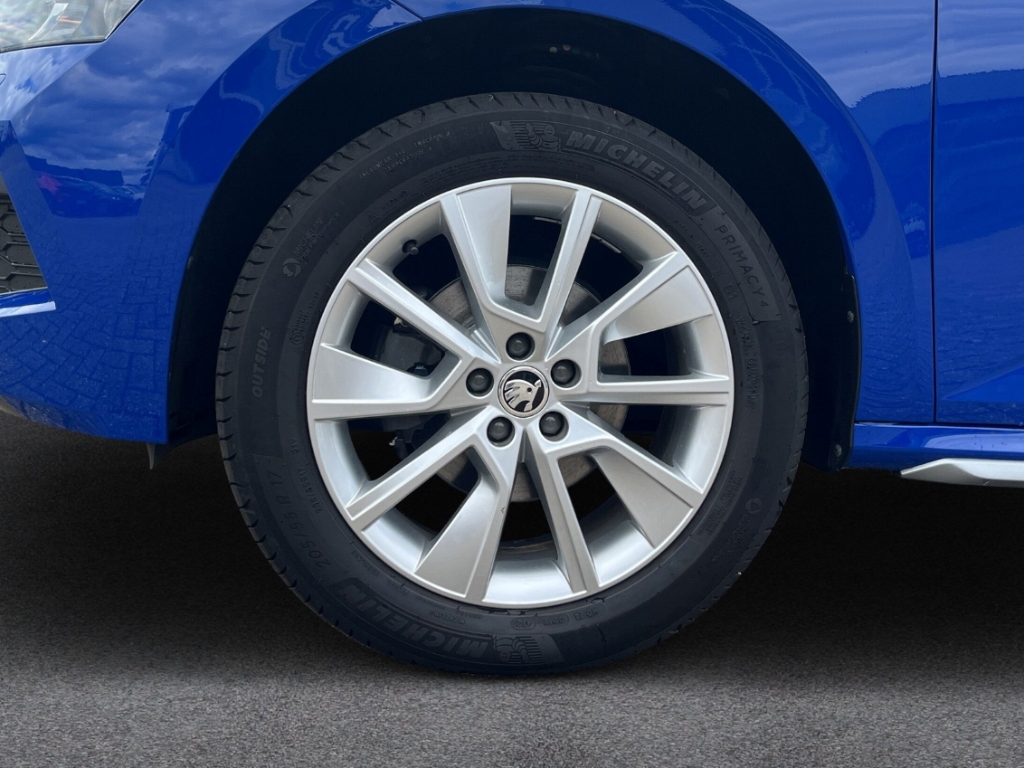 Fahrzeugabbildung SKODA Kamiq 1.5 TSI DSG Style AHK Navi Kam SHZ Temp.