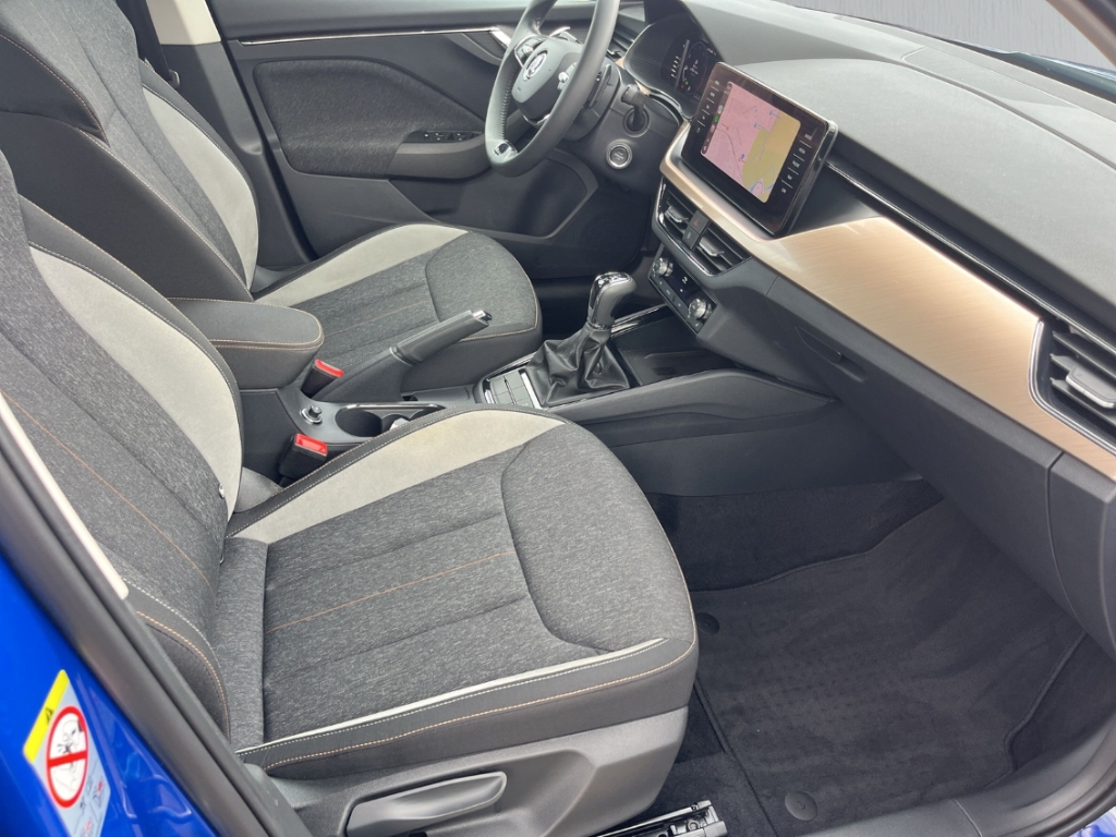 Fahrzeugabbildung SKODA Kamiq 1.5 TSI DSG Style AHK Navi Kam SHZ Temp.